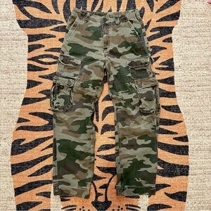 Canyon River Blues Cargo Pants. Fits Size 28 Waist.